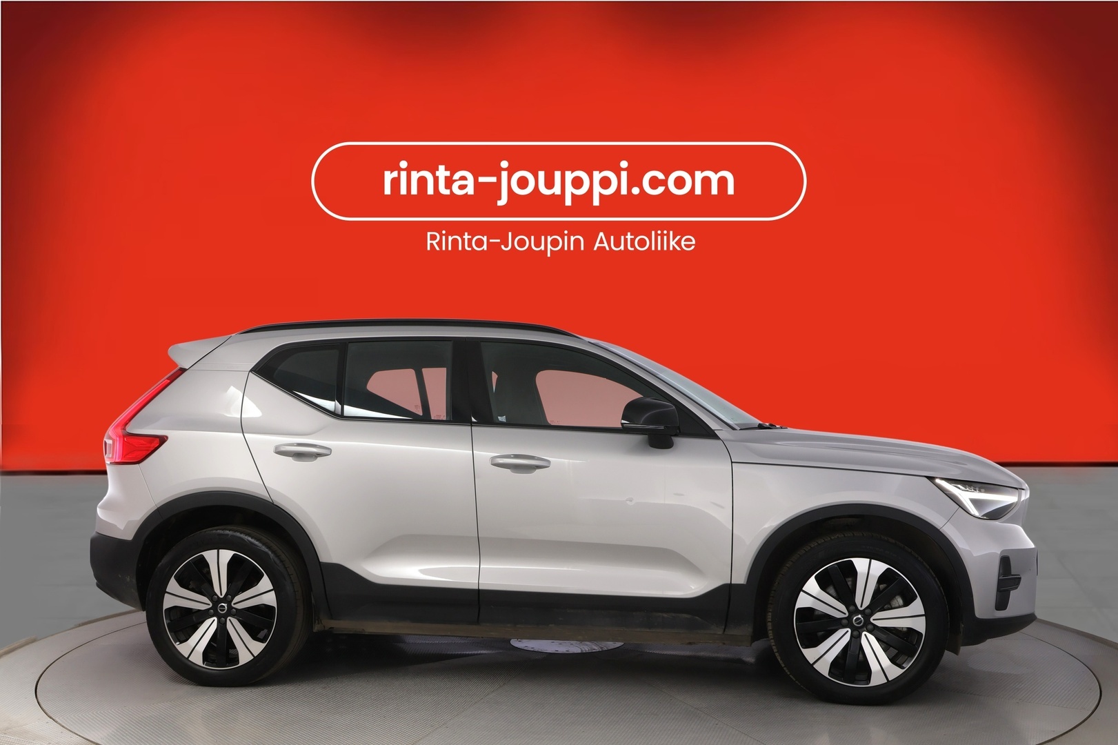 VOLVO XC40 2023