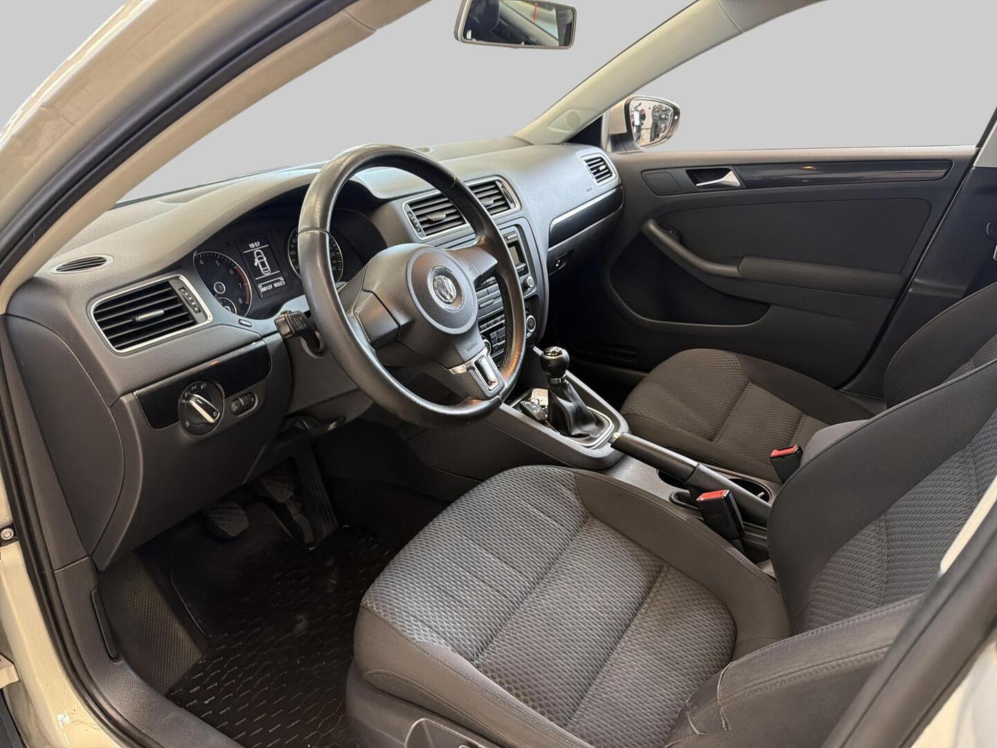VOLKSWAGEN Jetta 2013