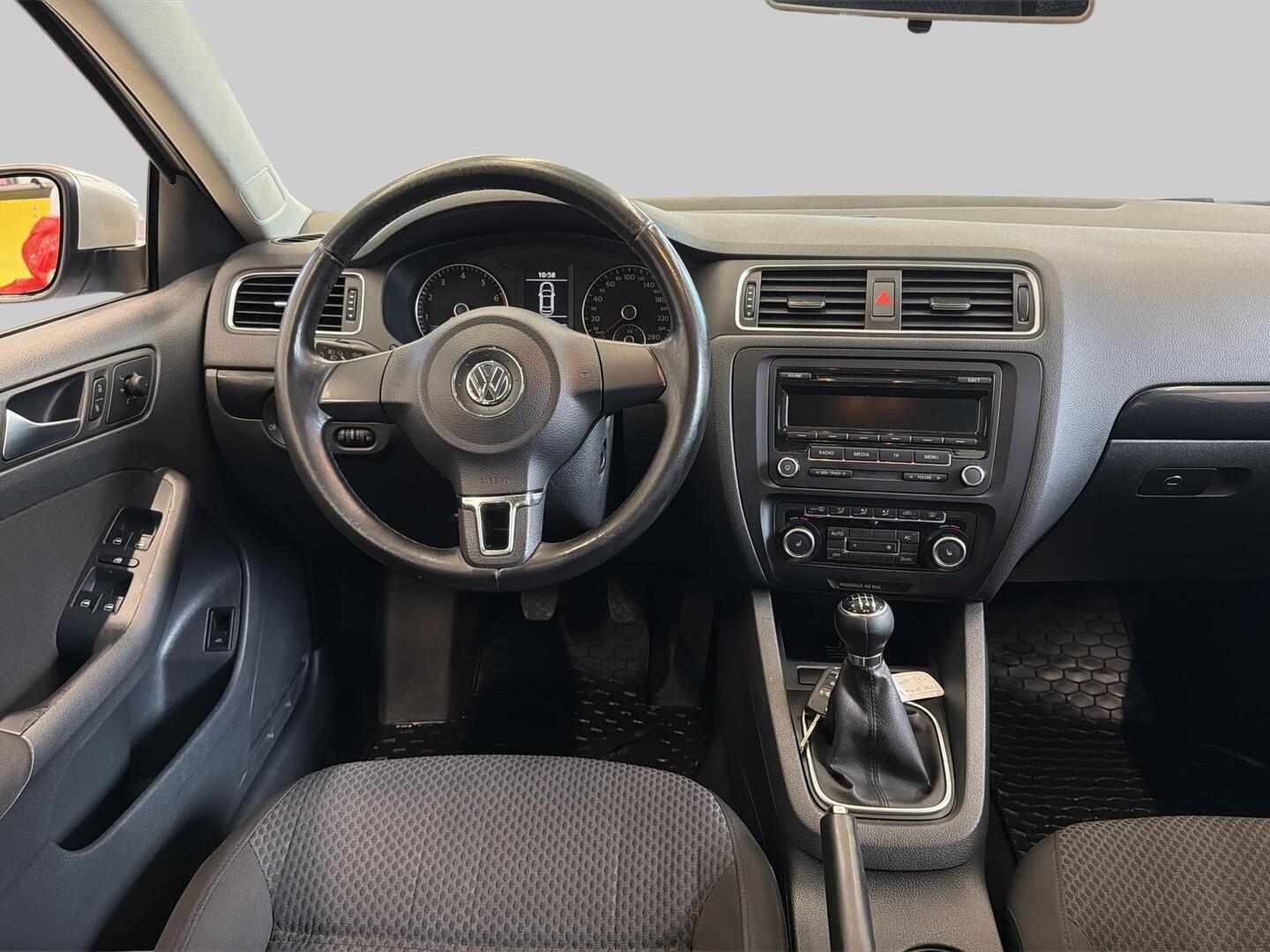 VOLKSWAGEN Jetta 2013