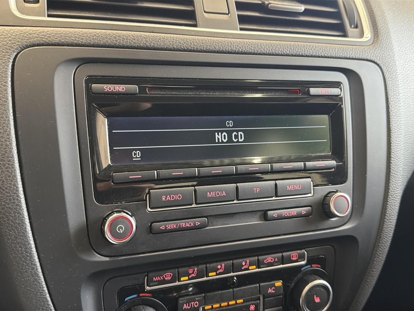 VOLKSWAGEN Jetta 2013