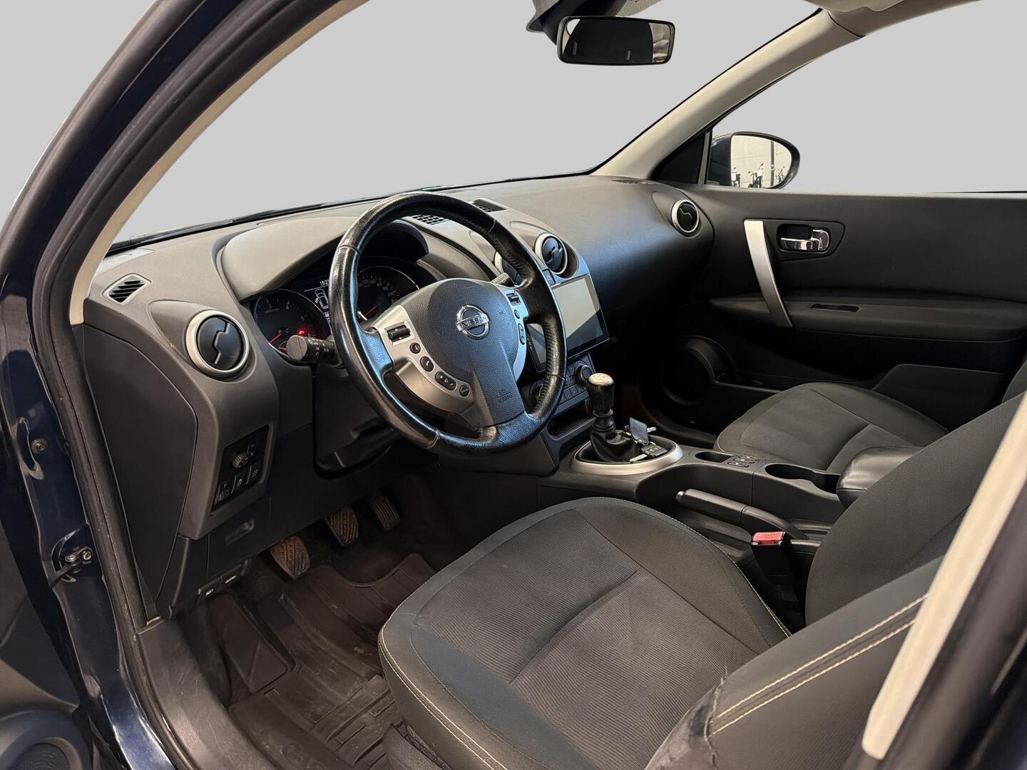 NISSAN Qashqai 2012