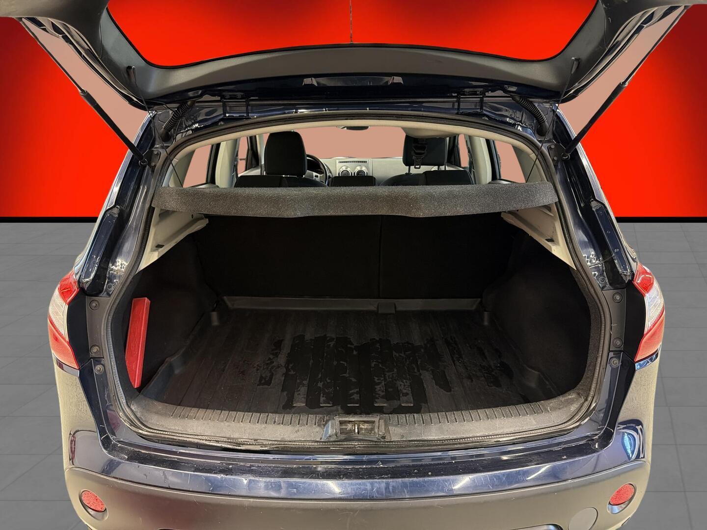 NISSAN Qashqai 2012