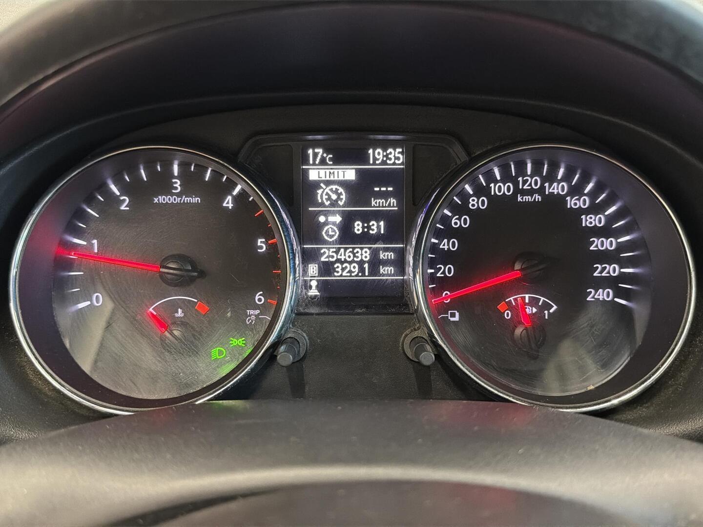 NISSAN Qashqai 2012