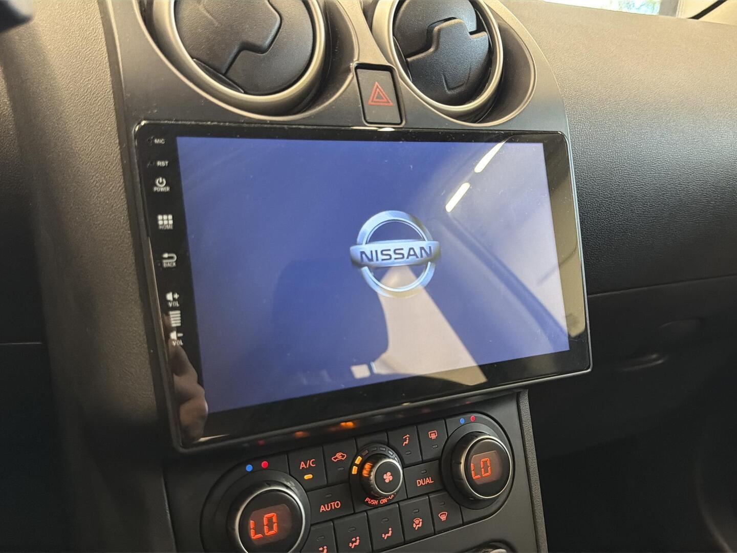 NISSAN Qashqai 2012