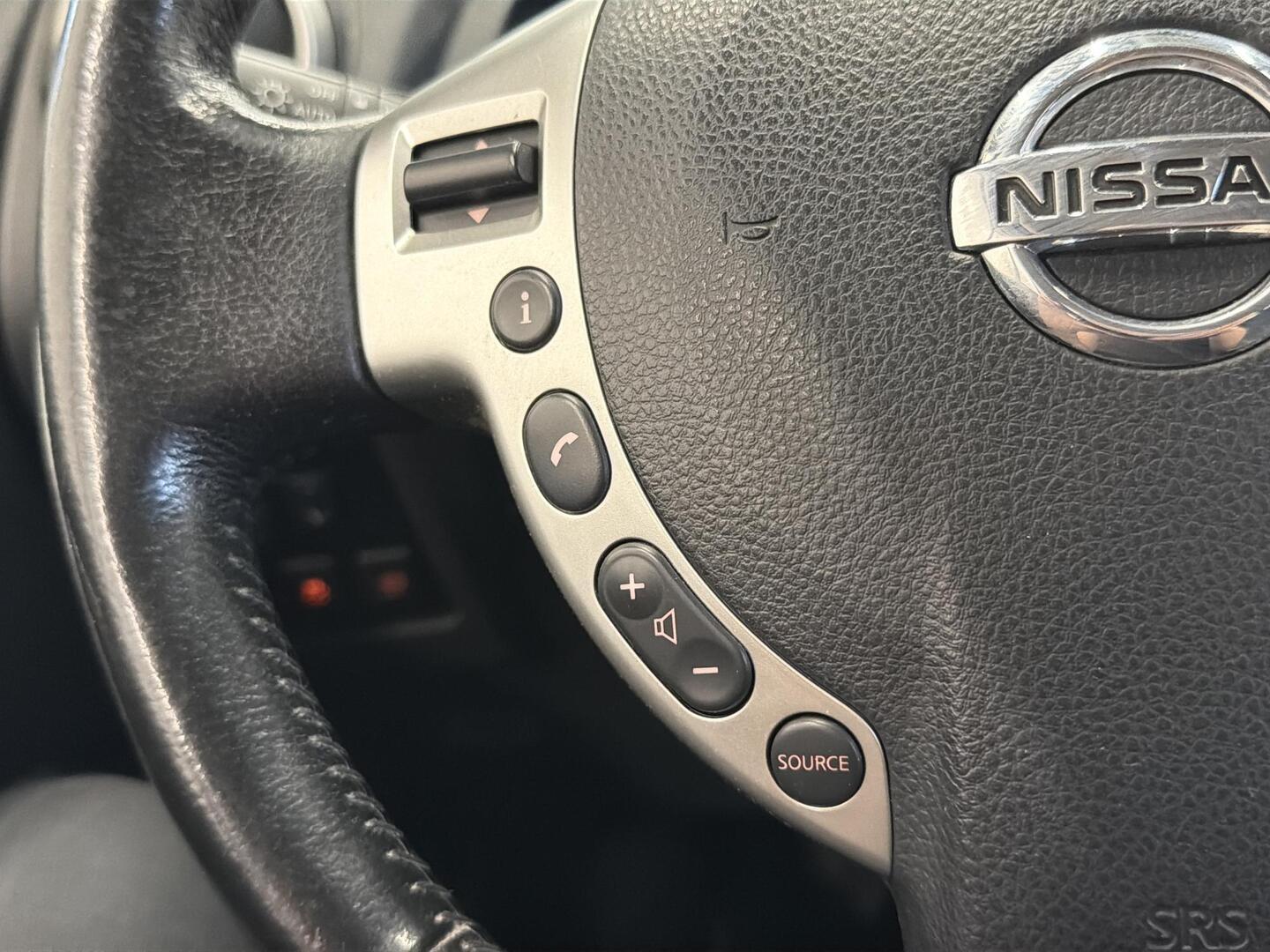 NISSAN Qashqai 2012