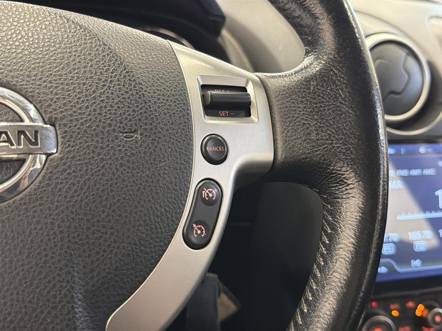 NISSAN Qashqai 2012