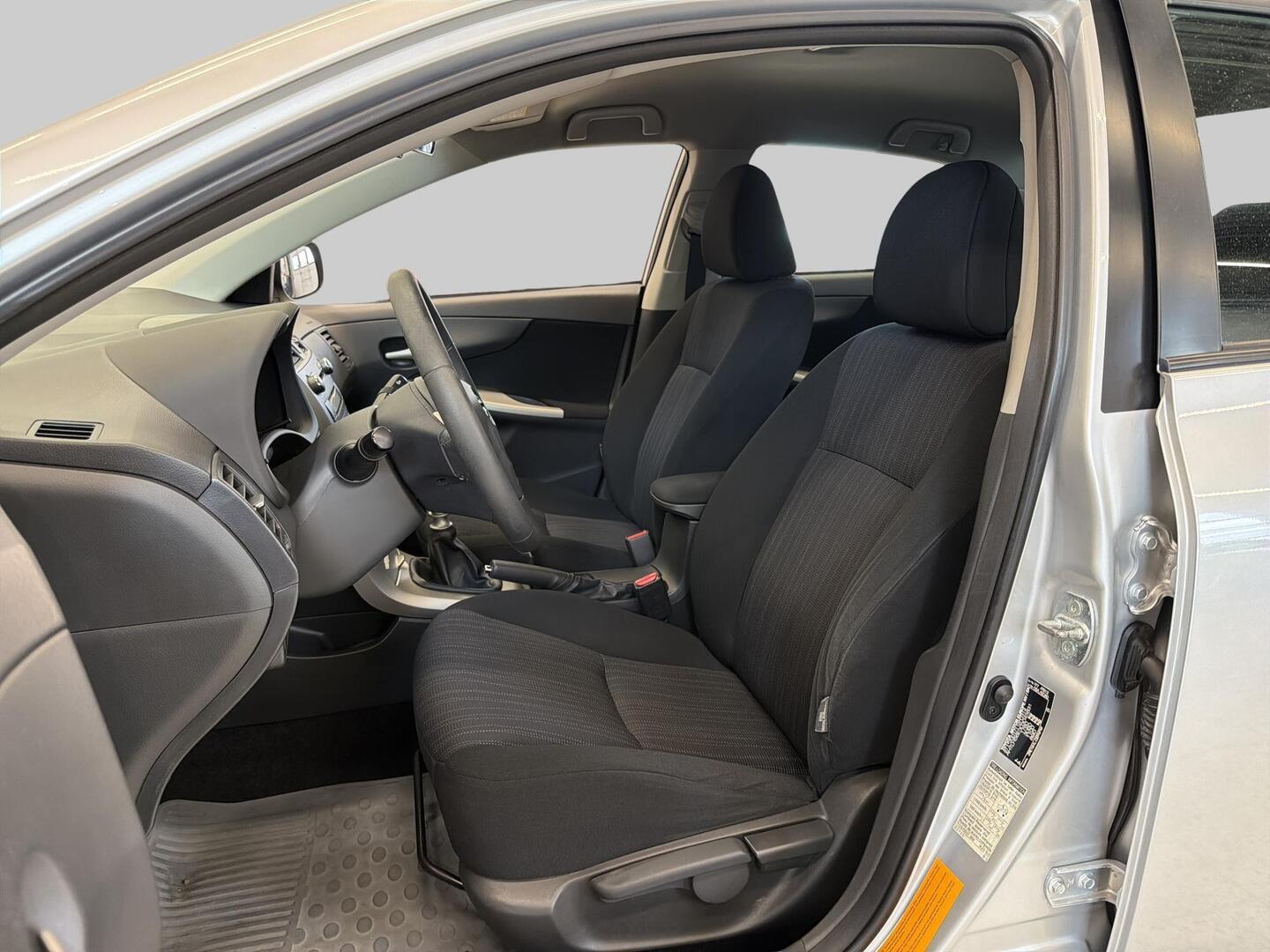 TOYOTA Corolla 2010
