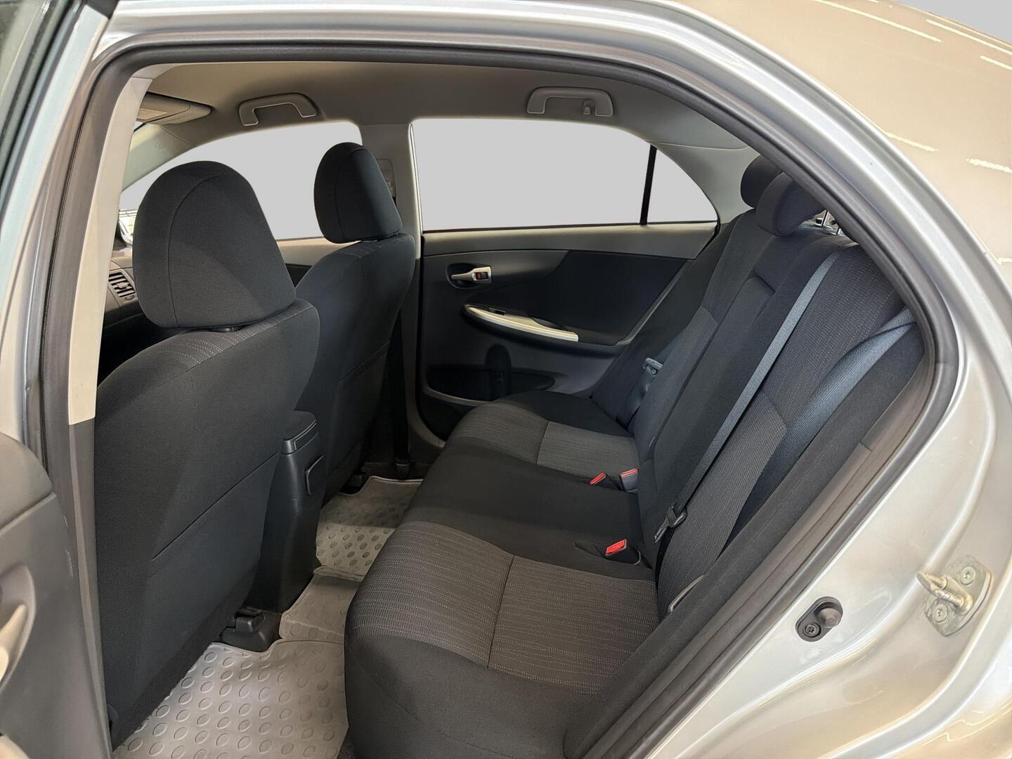 TOYOTA Corolla 2010
