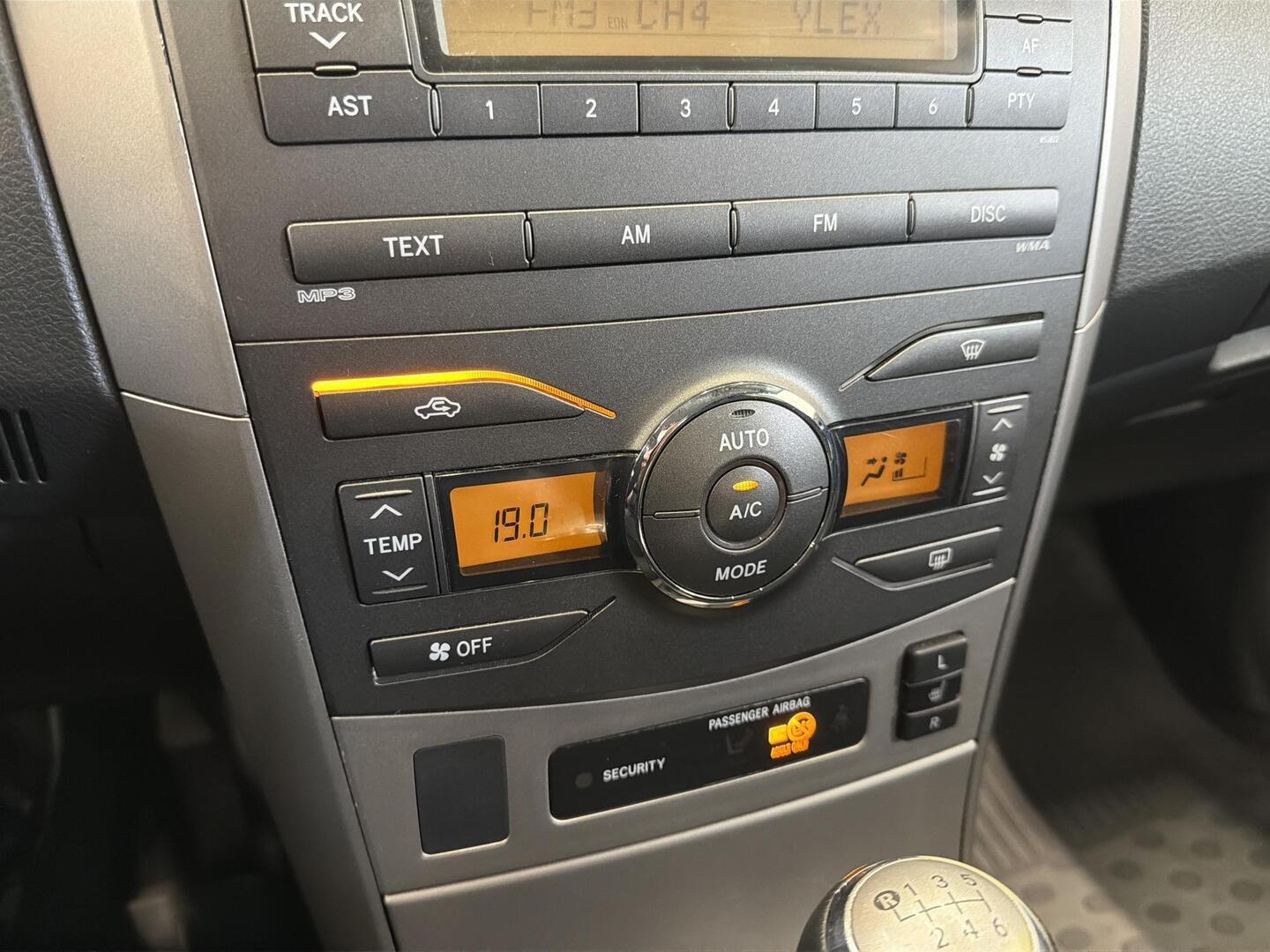 TOYOTA Corolla 2010