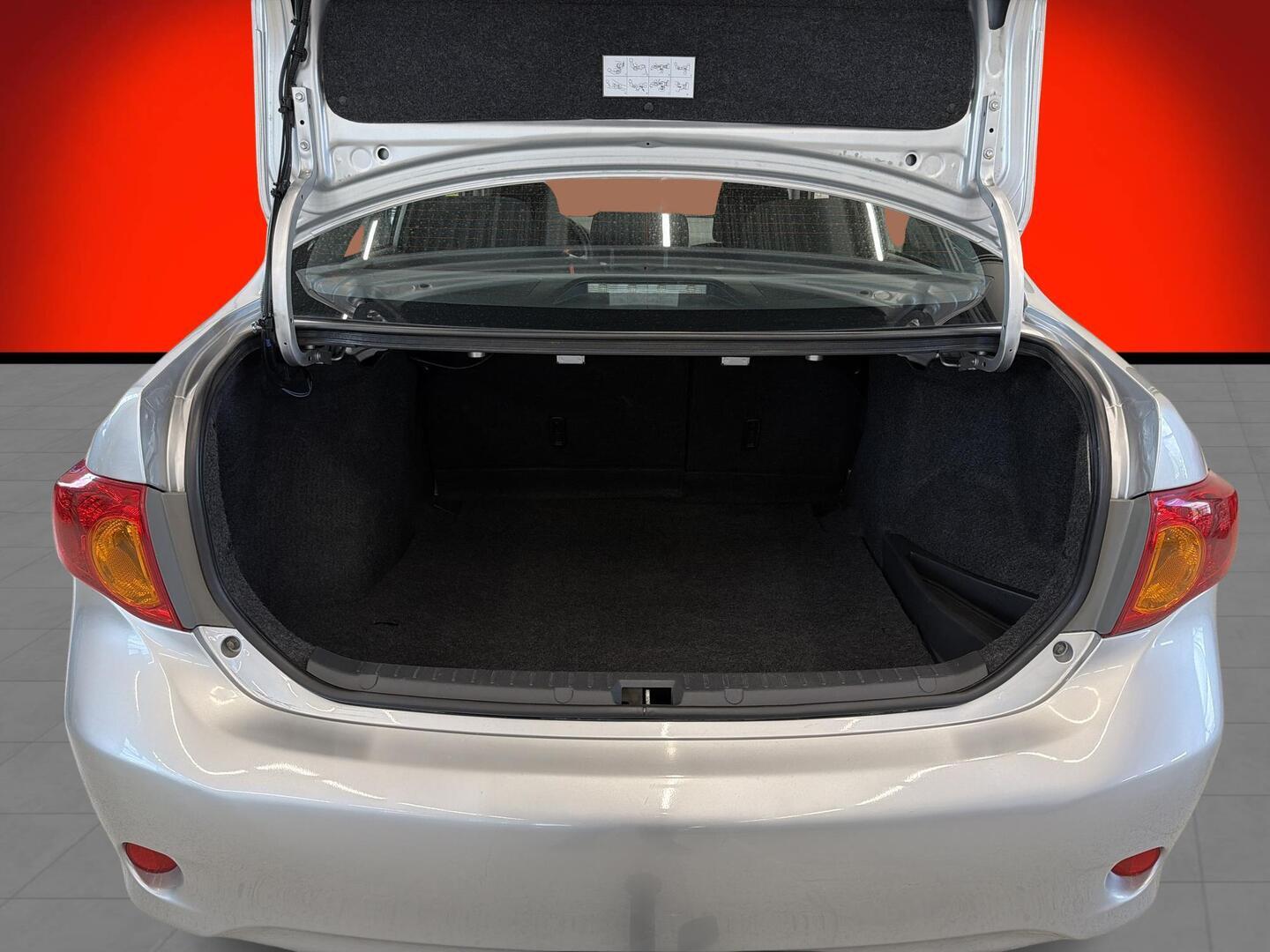 TOYOTA Corolla 2010