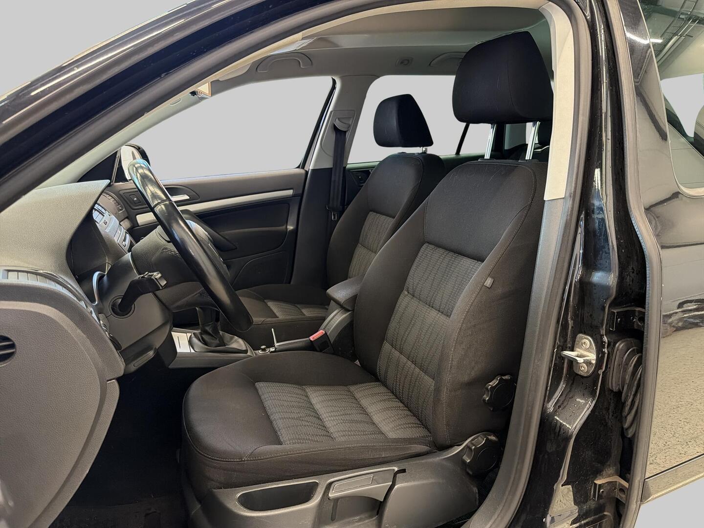 SKODA Octavia 2012