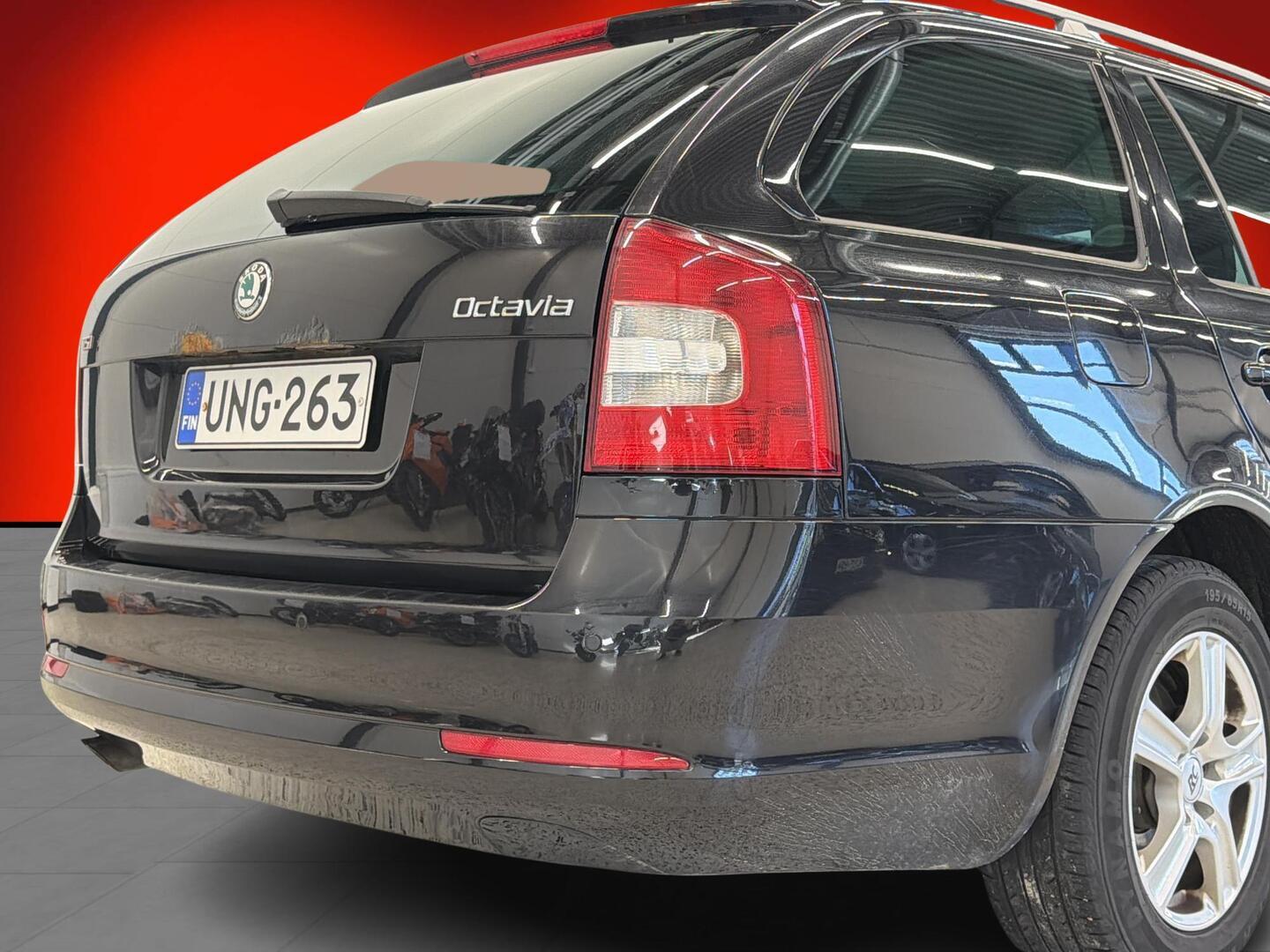 SKODA Octavia 2012
