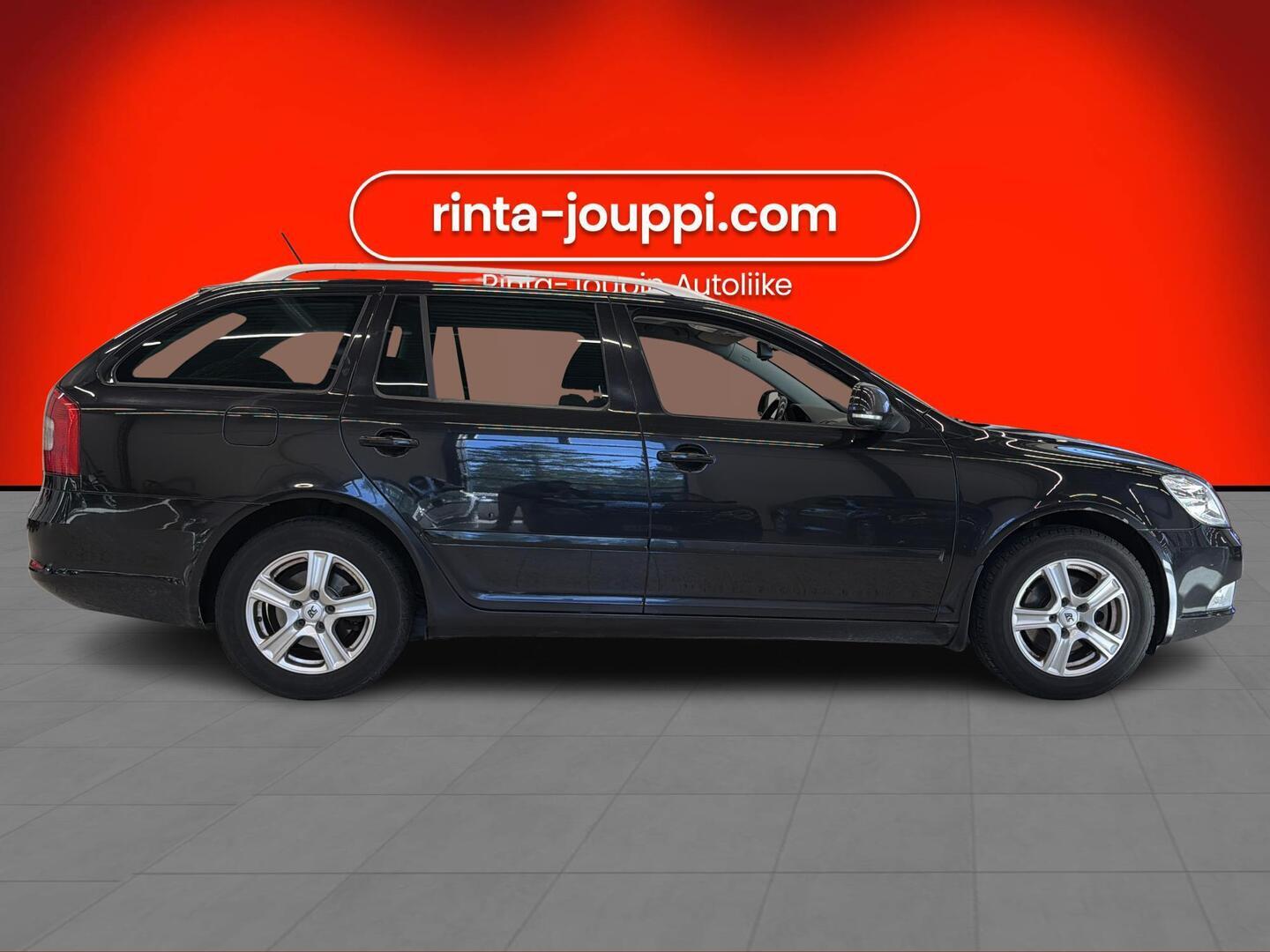 SKODA Octavia 2012