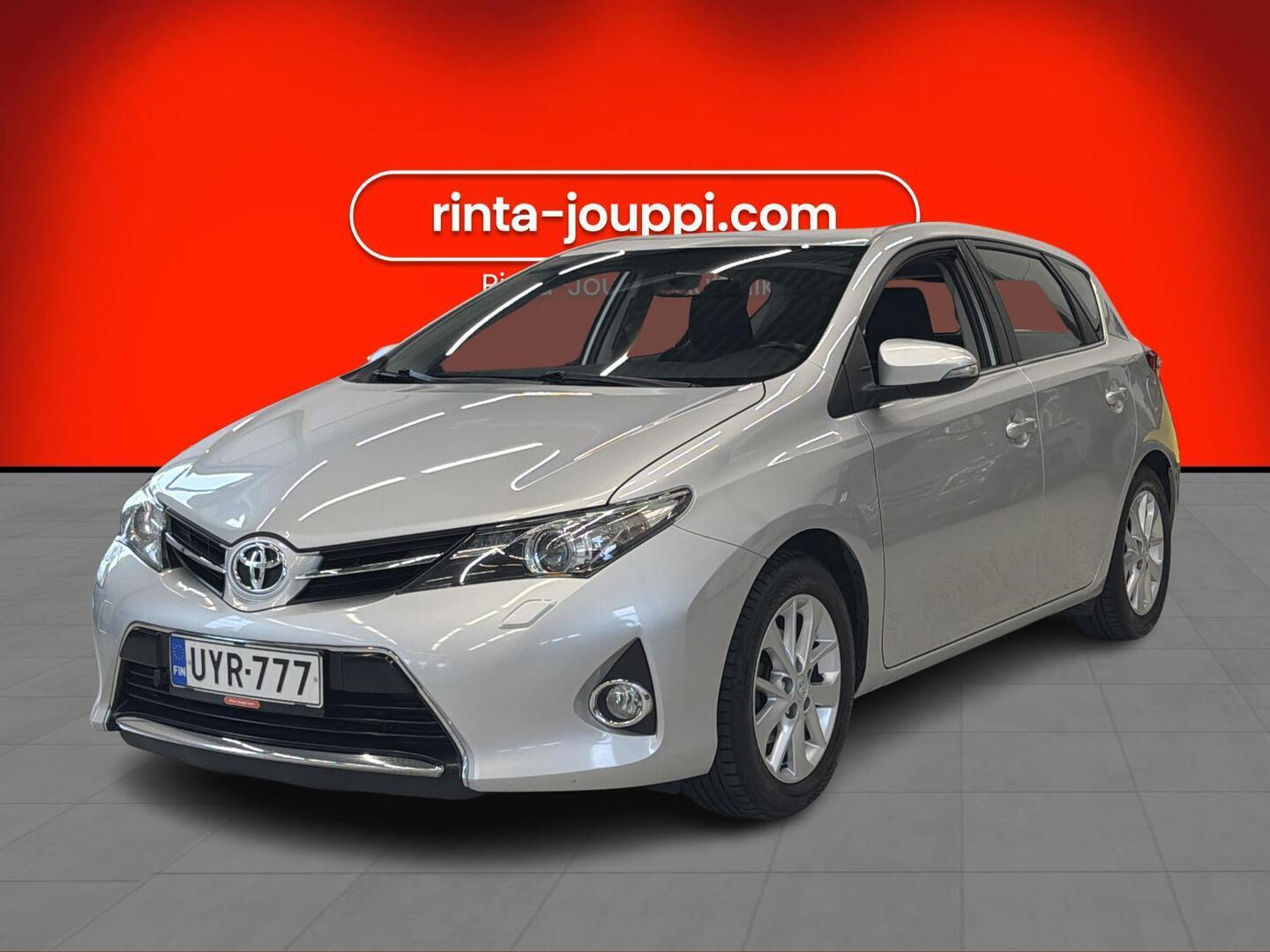 TOYOTA Auris 2013