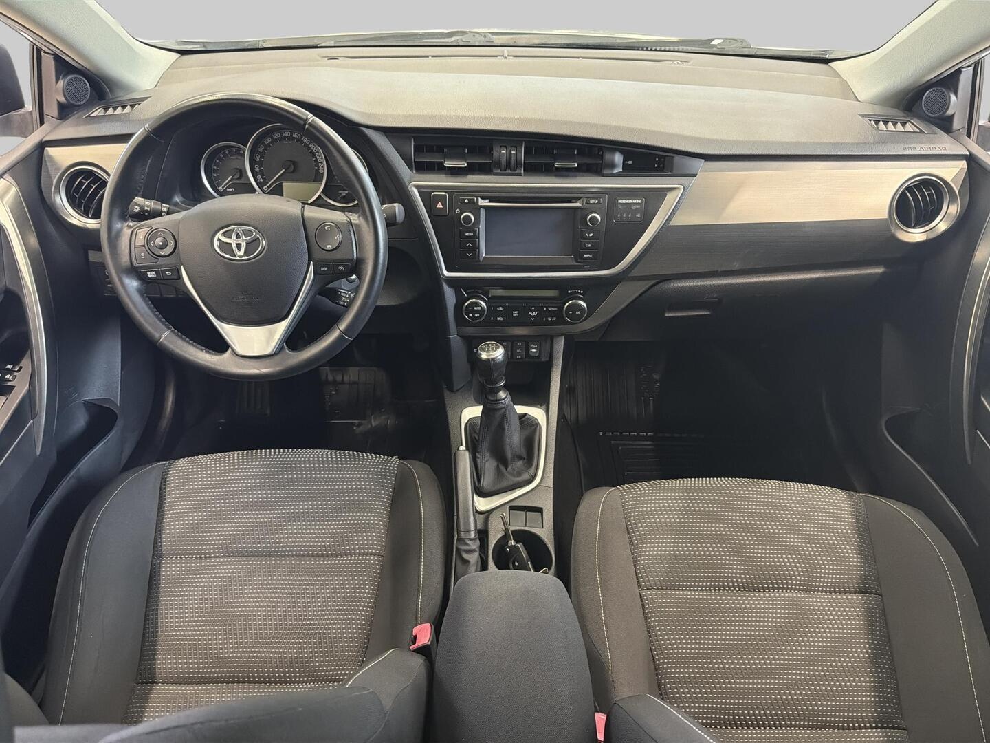 TOYOTA Auris 2013