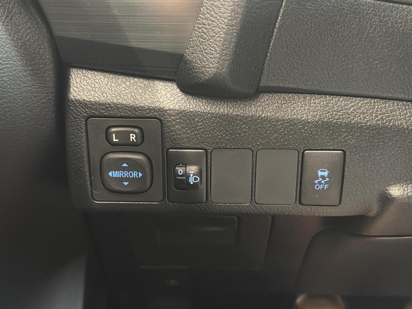 TOYOTA Auris 2013