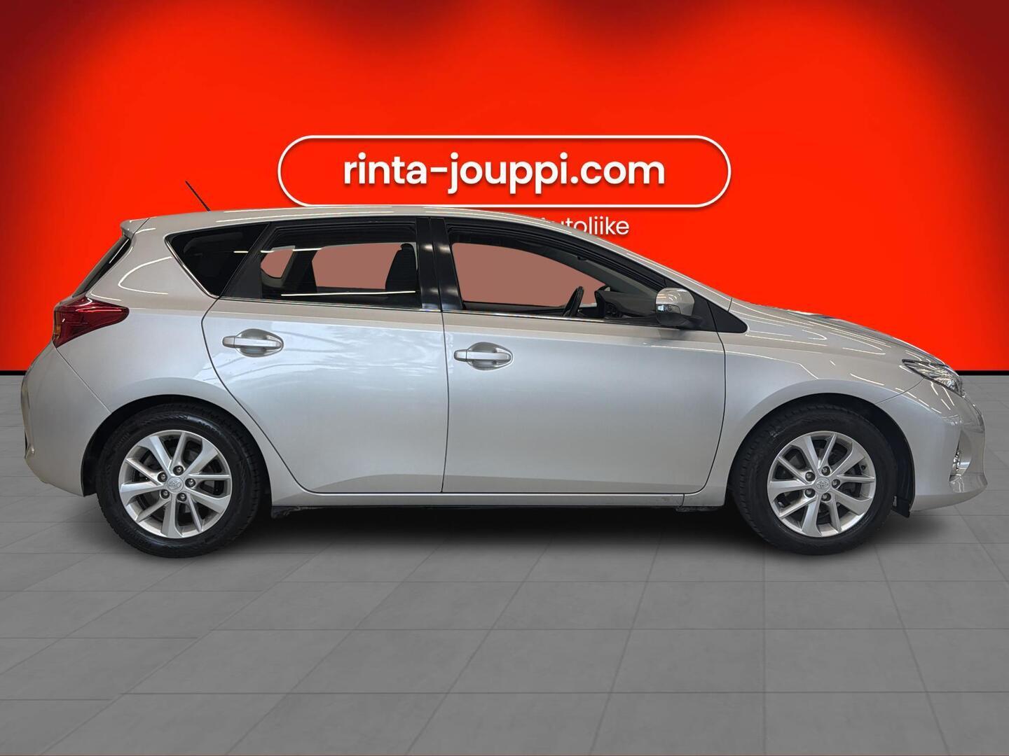 TOYOTA Auris 2013