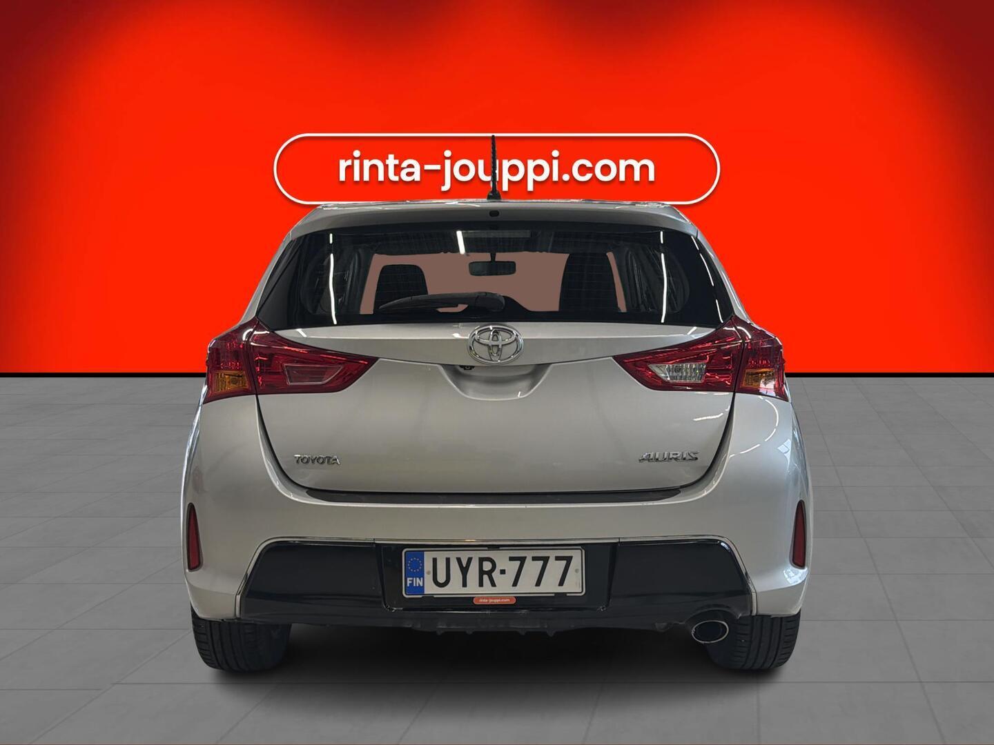 TOYOTA Auris 2013