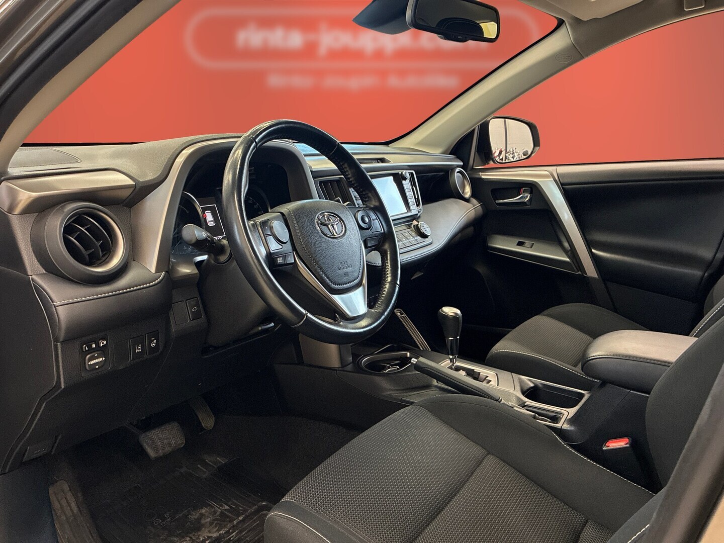 TOYOTA RAV4 2018