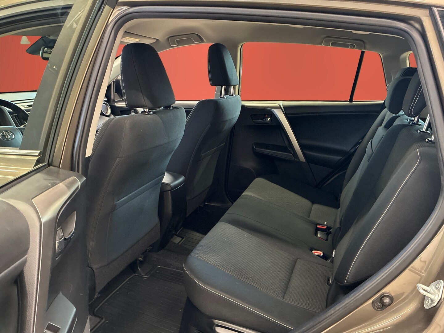 TOYOTA RAV4 2018