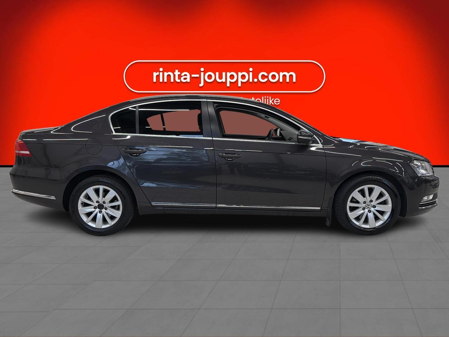 VOLKSWAGEN Passat 2011