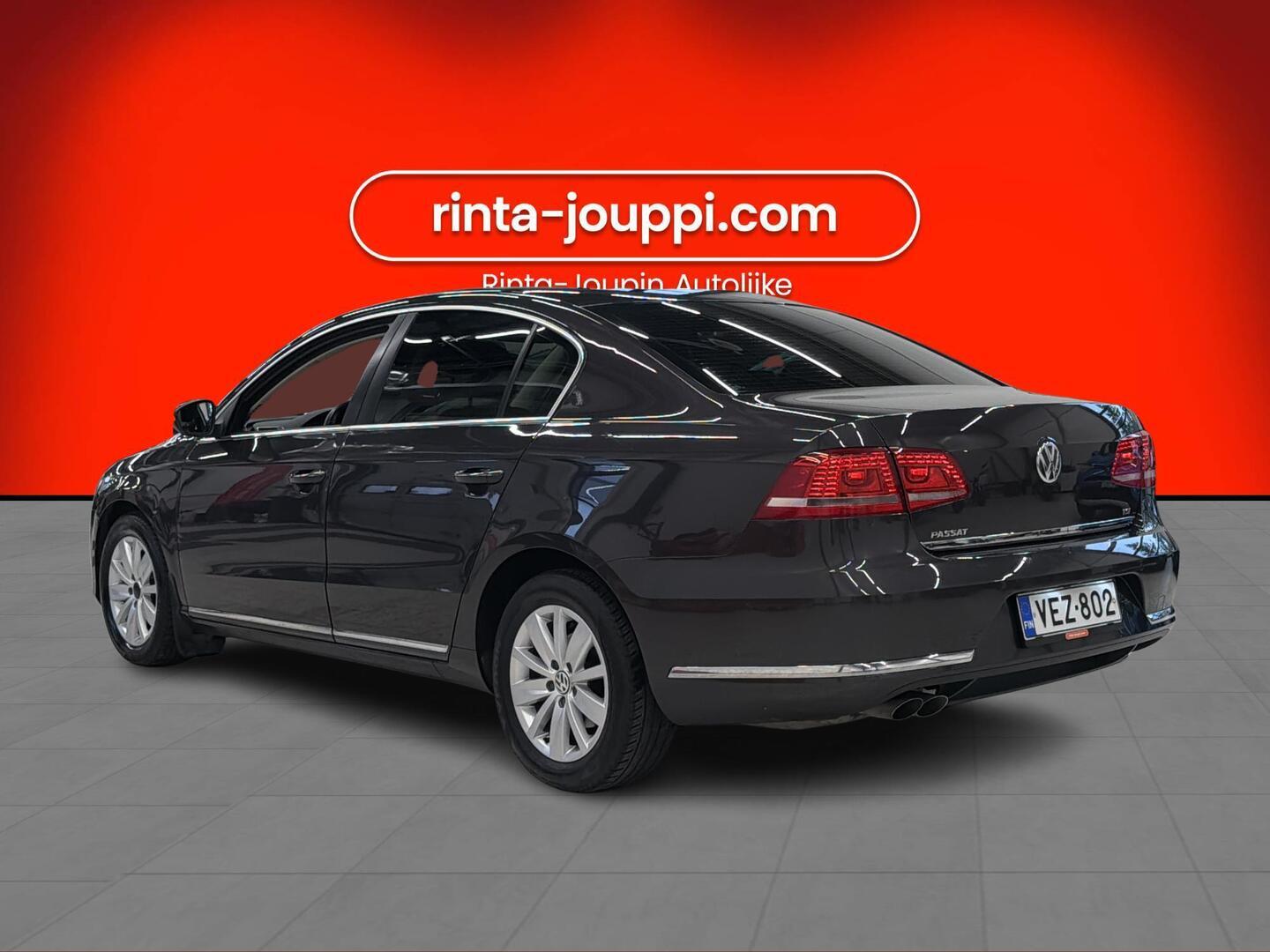 VOLKSWAGEN Passat 2011