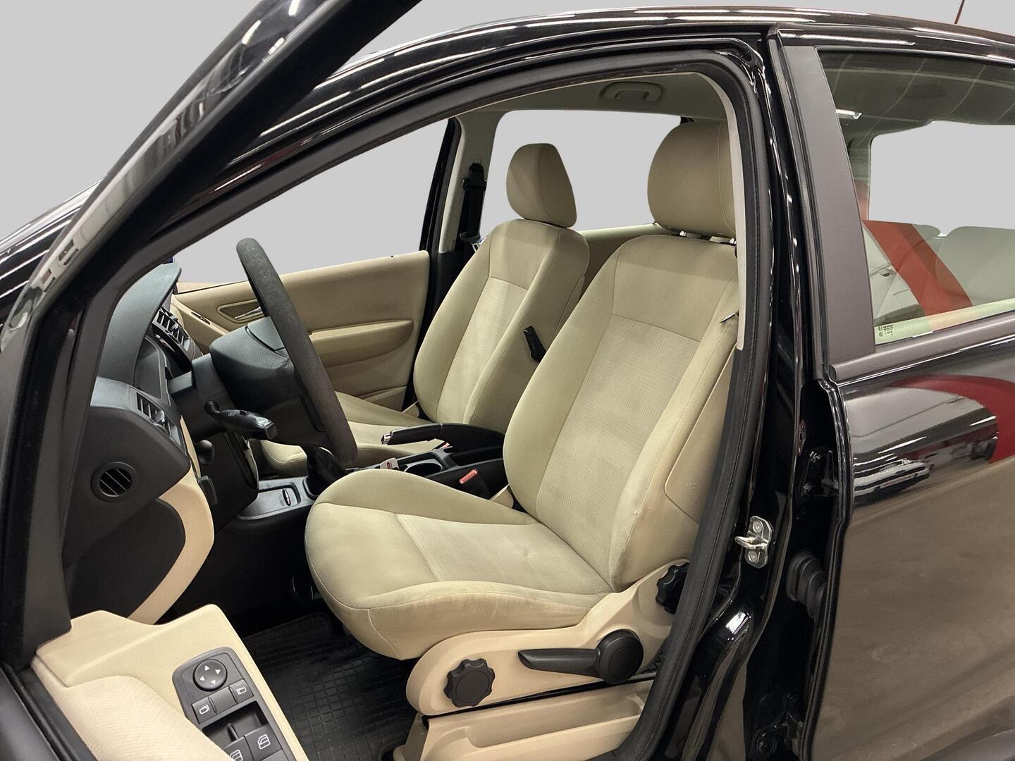 MERCEDES-BENZ A 2010