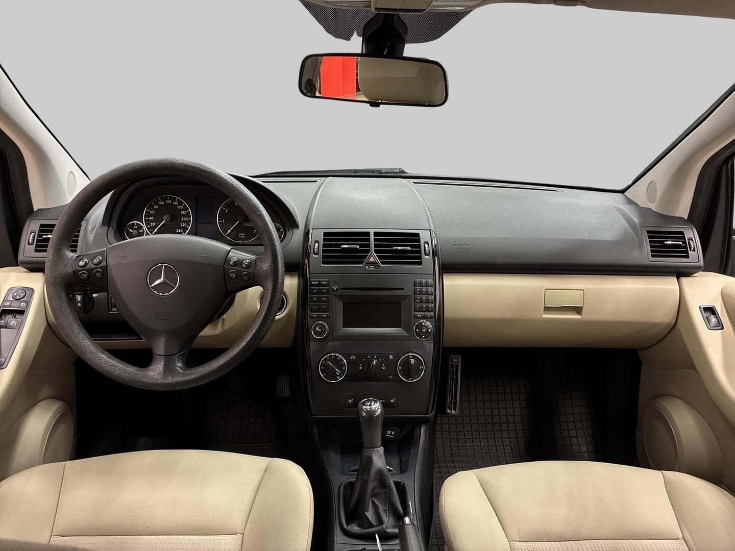 MERCEDES-BENZ A 2010