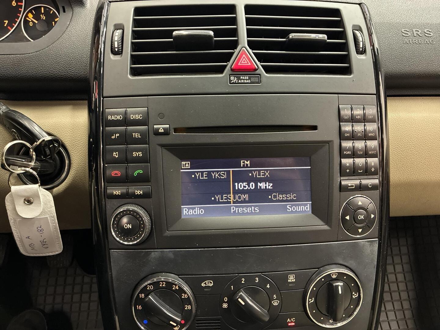 MERCEDES-BENZ A 2010