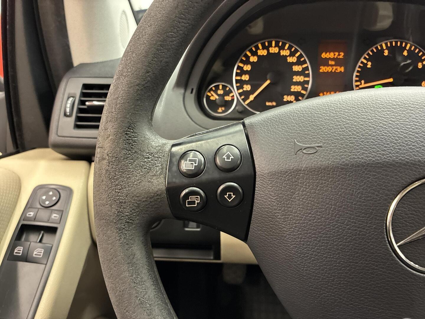 MERCEDES-BENZ A 2010