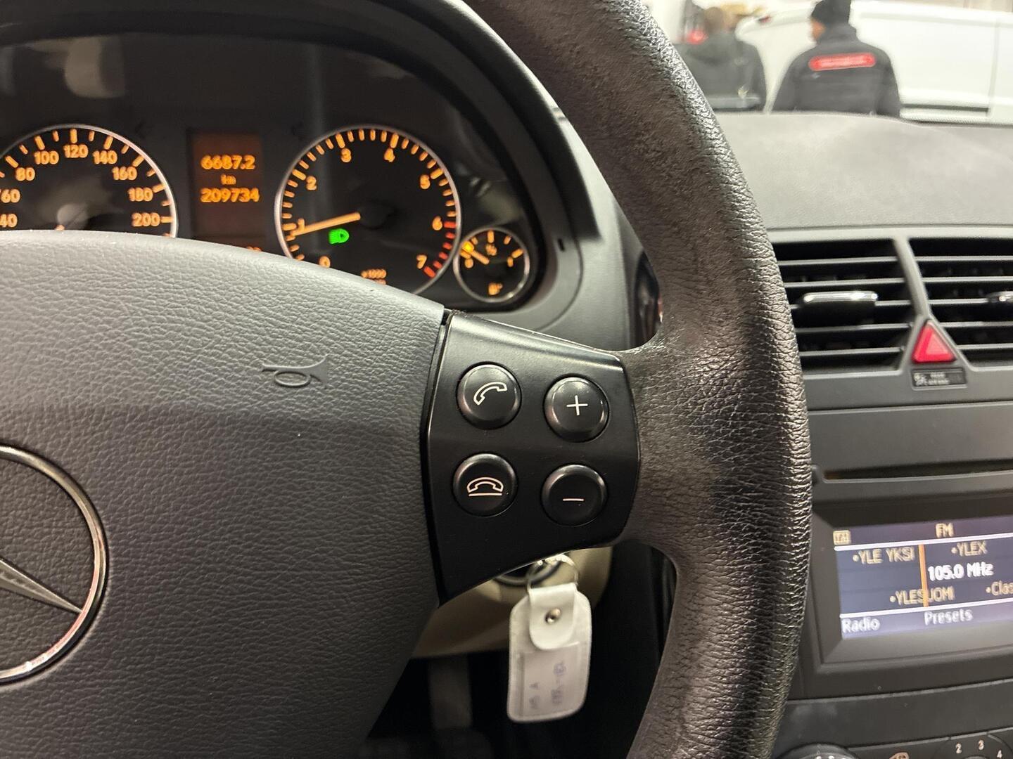 MERCEDES-BENZ A 2010