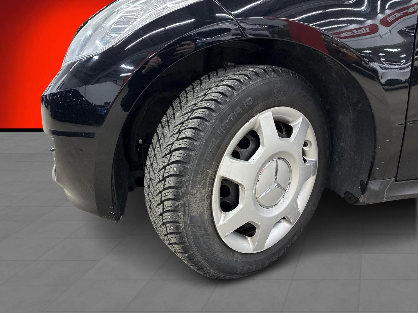 MERCEDES-BENZ A 2010