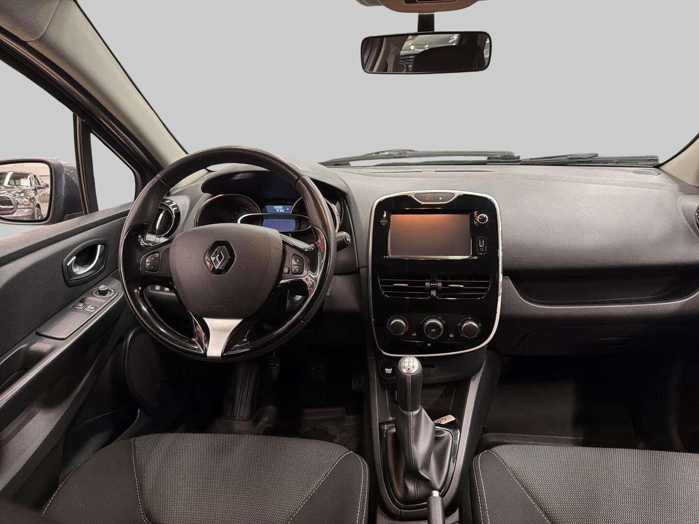 RENAULT Clio 2016