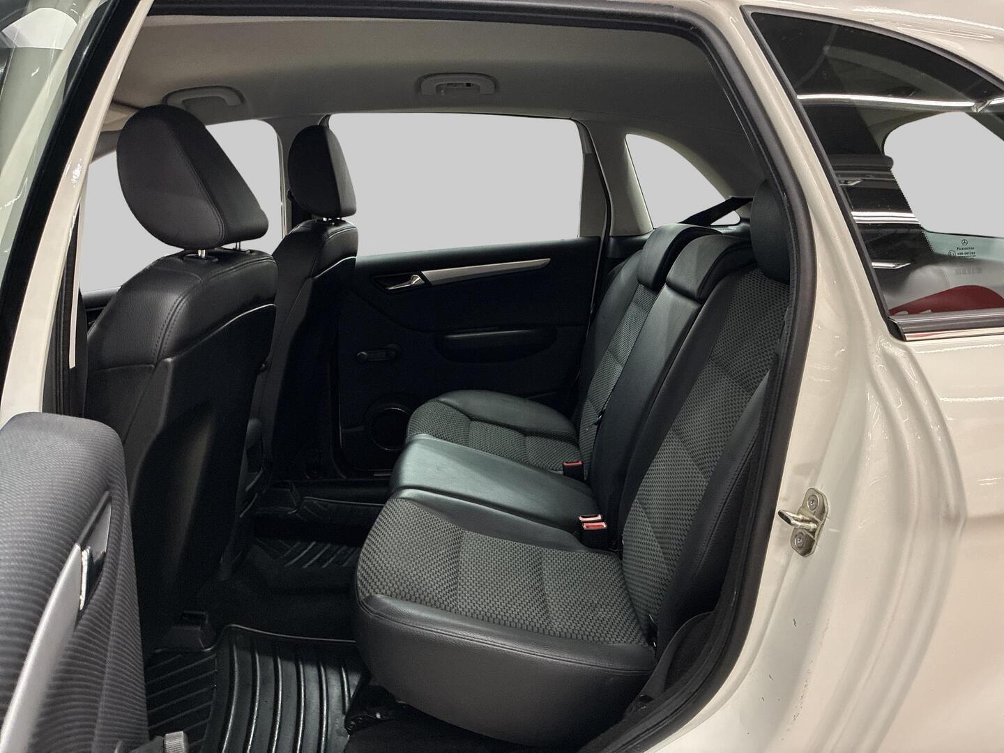 MERCEDES-BENZ B 2009