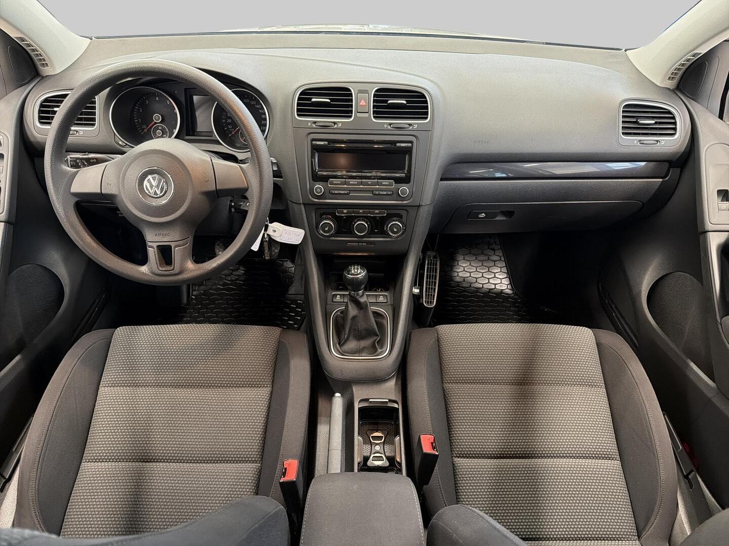 VOLKSWAGEN Golf 2012