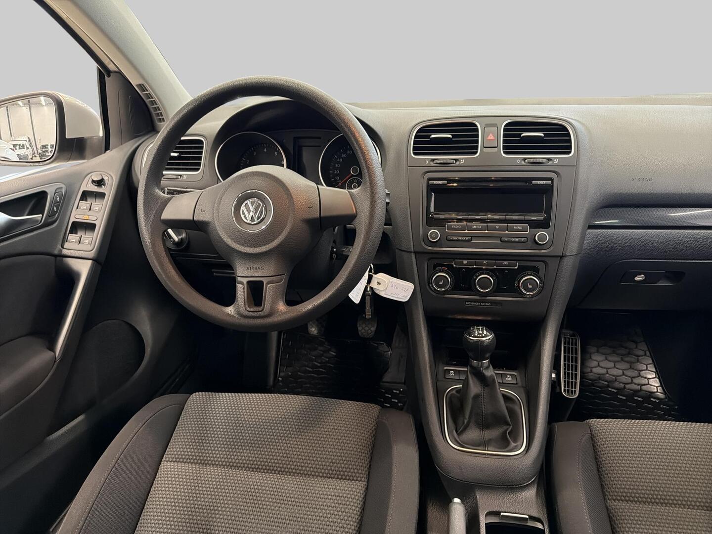 VOLKSWAGEN Golf 2012