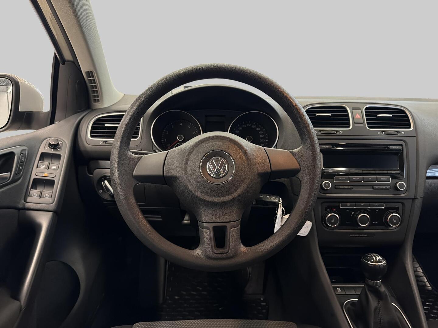 VOLKSWAGEN Golf 2012