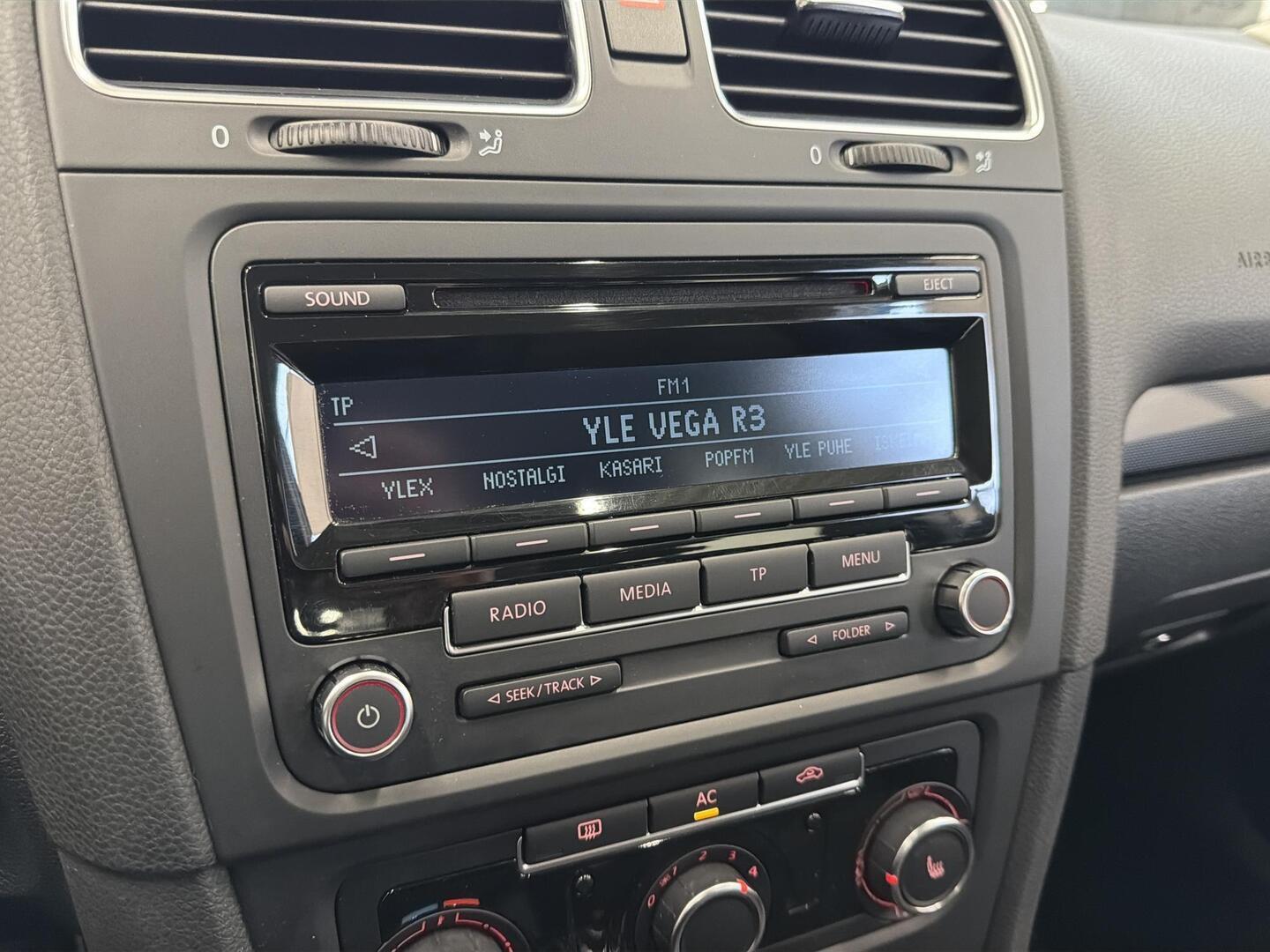 VOLKSWAGEN Golf 2012