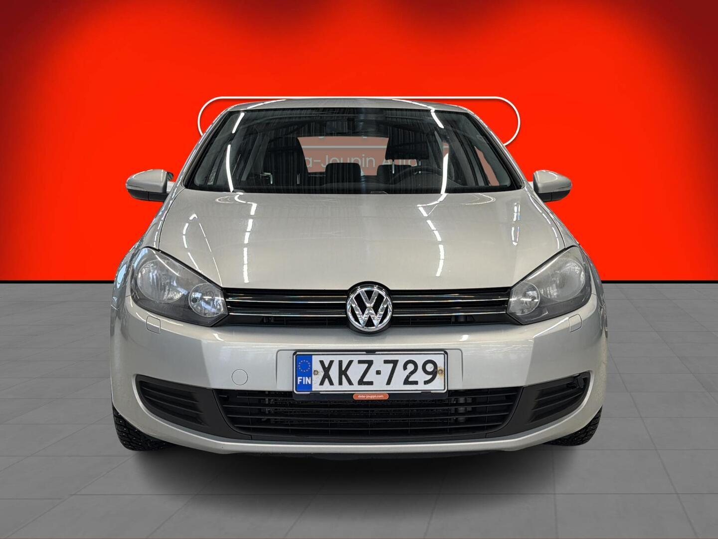 VOLKSWAGEN Golf 2012