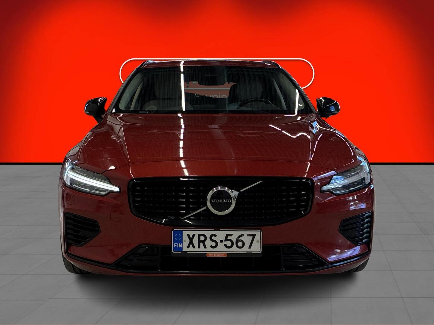 VOLVO V60 2023