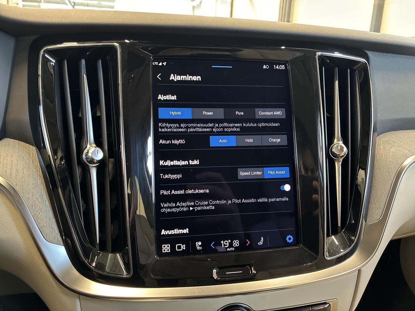 VOLVO V60 2023