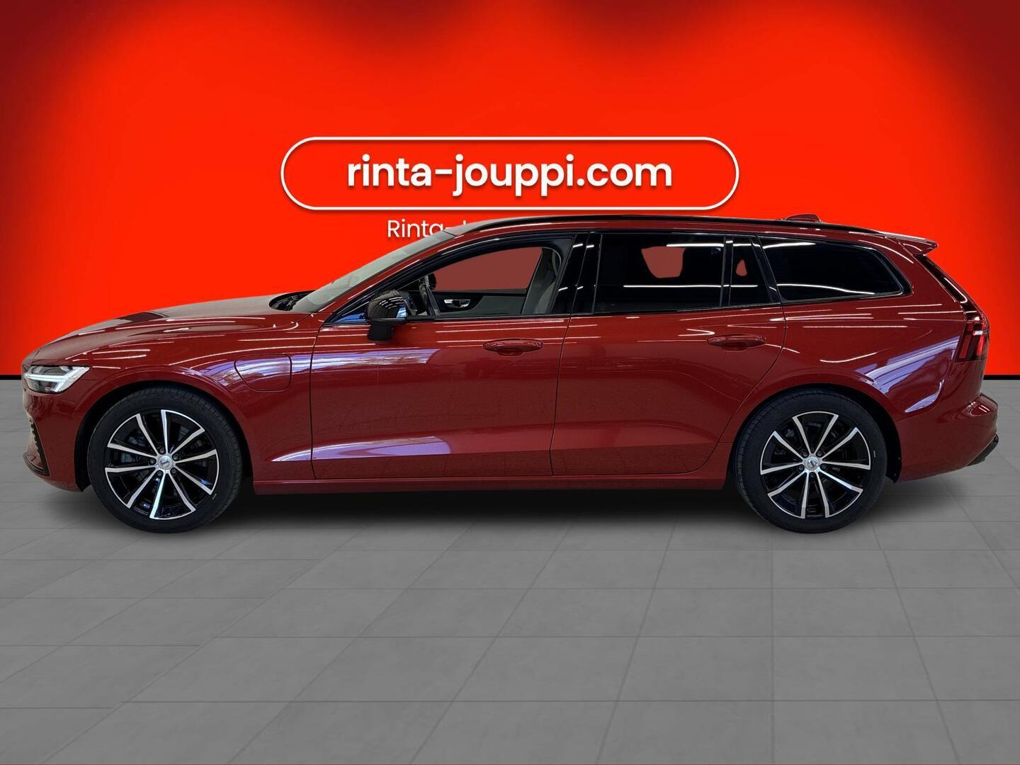 VOLVO V60 2023