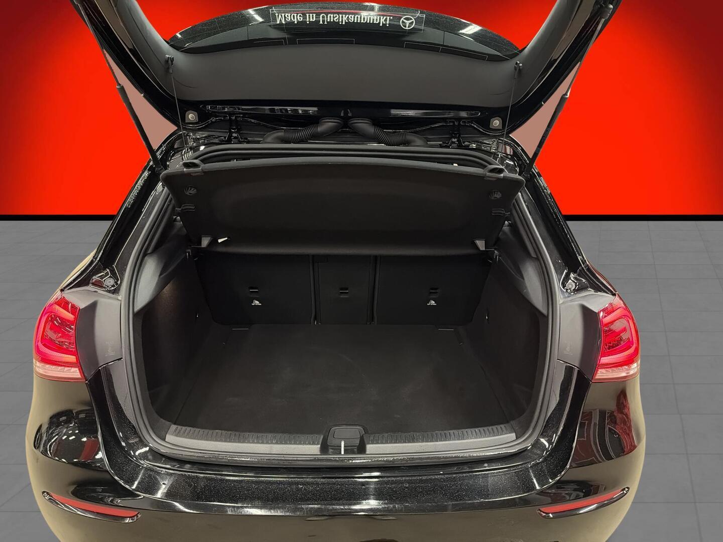 MERCEDES-BENZ A 2020