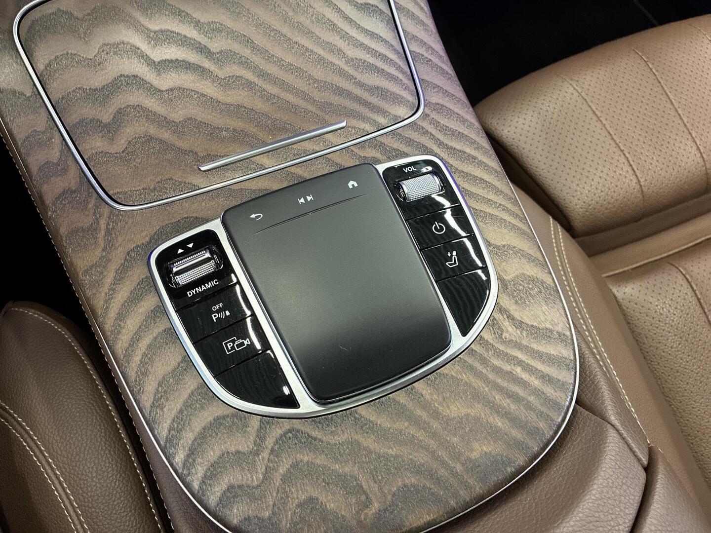 MERCEDES-BENZ E 2023