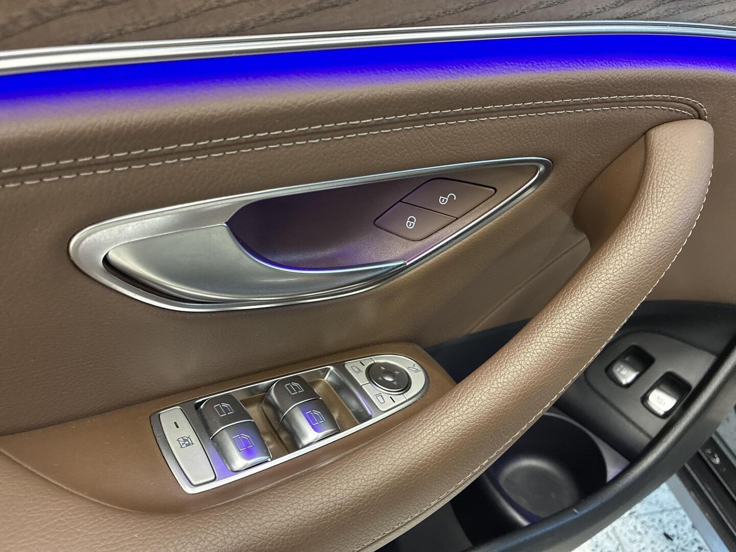 MERCEDES-BENZ E 2023