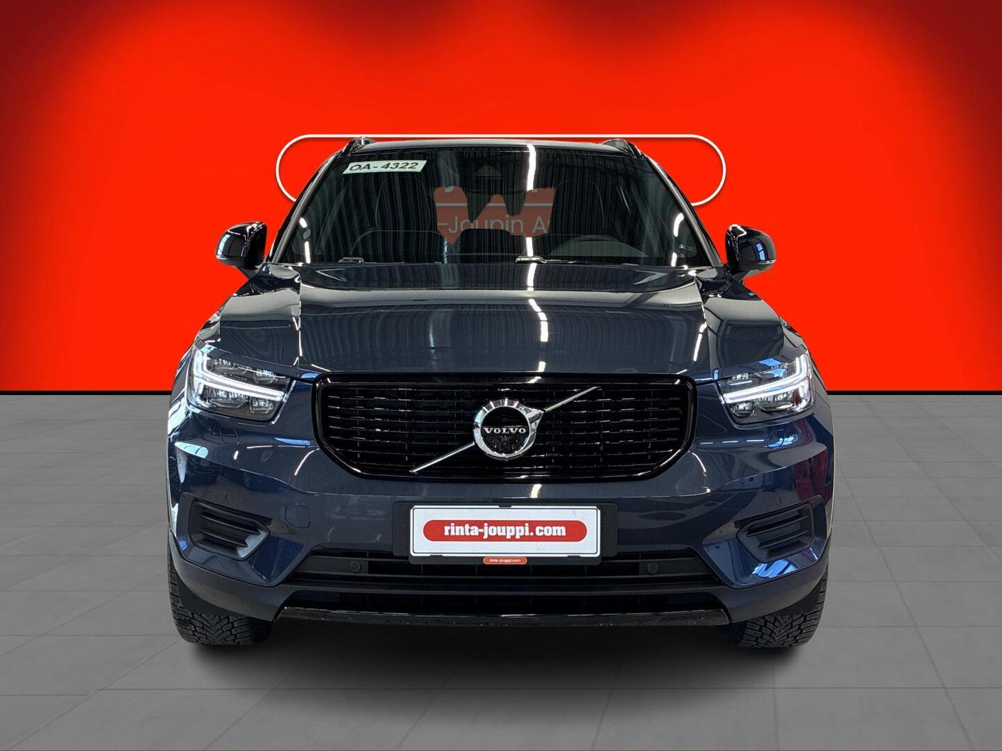 VOLVO XC40 2022