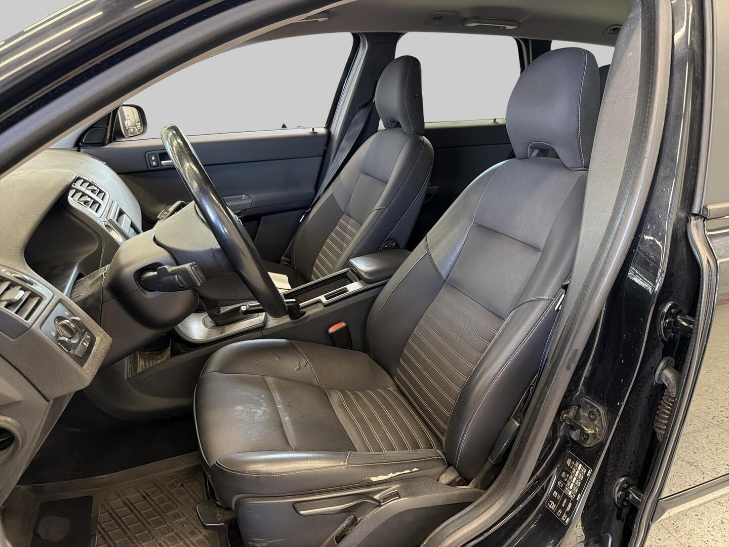 VOLVO V50 2009