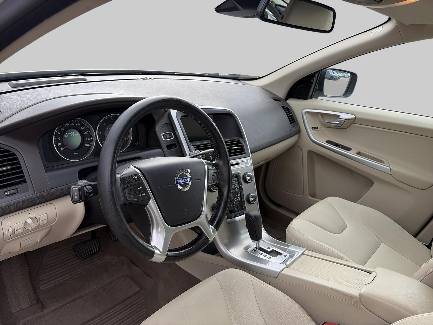 VOLVO XC60 2011