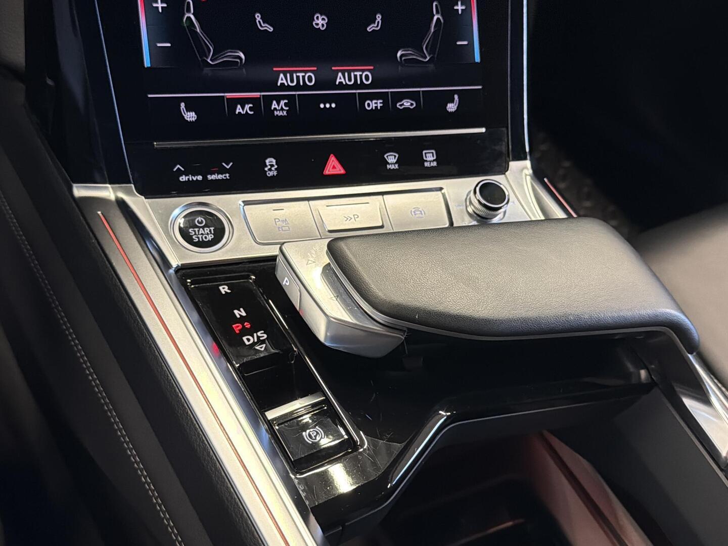 AUDI Q8 e-tron 2024