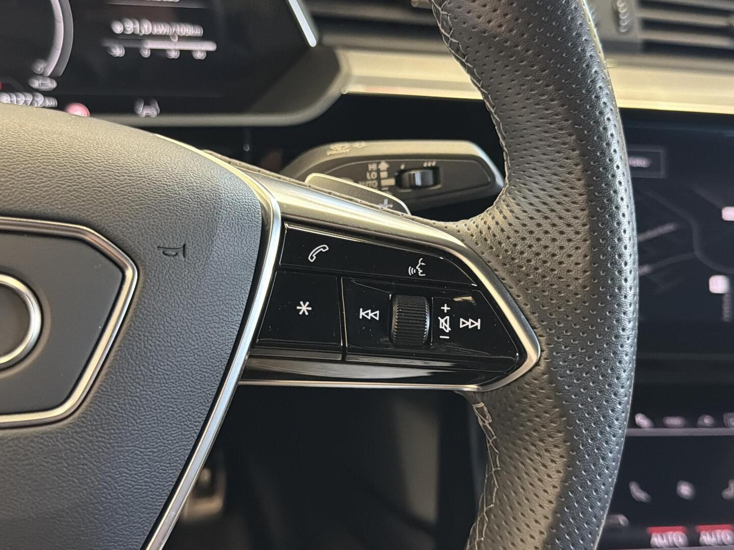 AUDI Q8 e-tron 2024